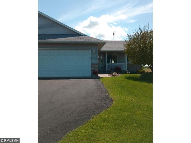 916 Shady Ridge Ln, Braham, MN 55006