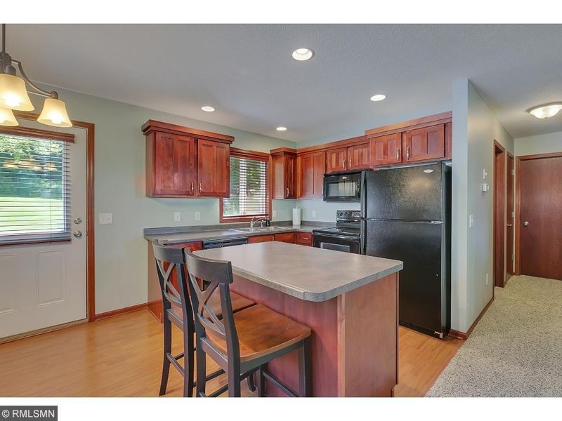 1932 N Benton Dr, Sauk Rapids, MN 56379