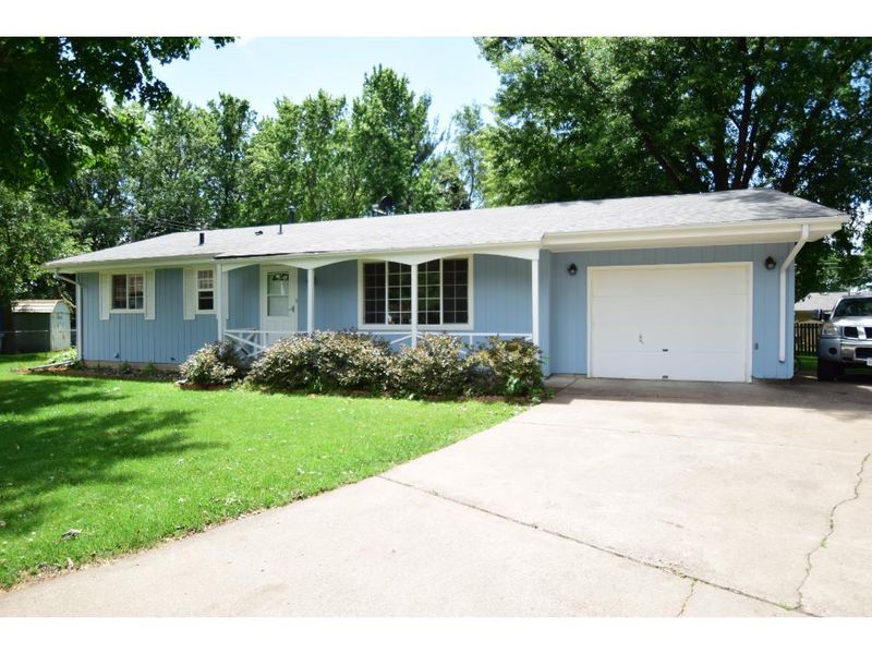 7362 Symphony St NE, Fridley, MN 55432