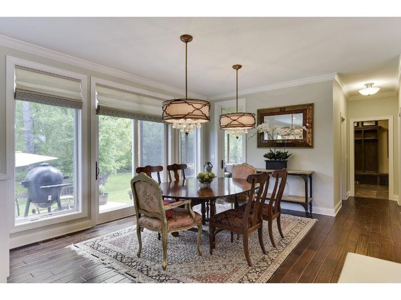 2170 Pinehurst Dr, Chanhassen, MN 55317