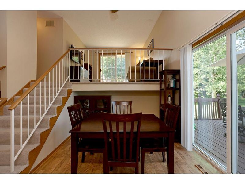 730 Hay Lake Rd N, Eagan, MN 55123