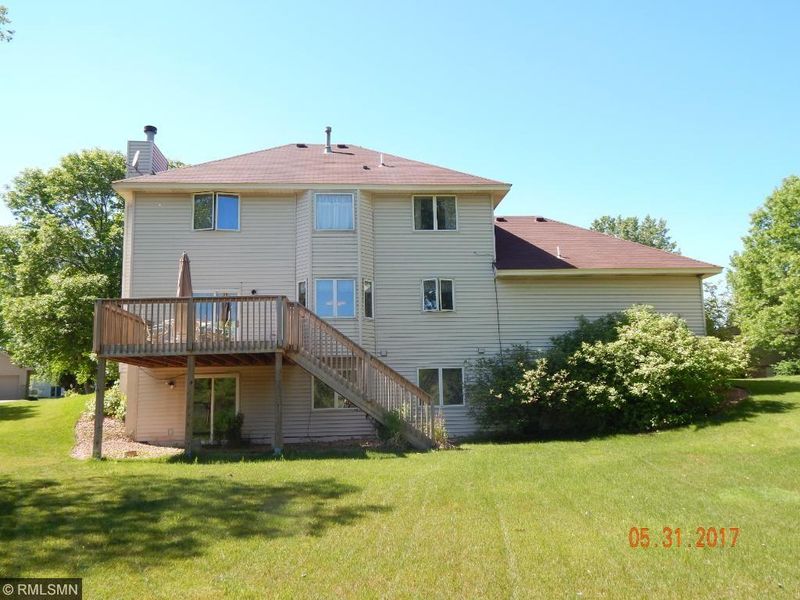 316 Oak Hill Dr, Shoreview, MN 55126