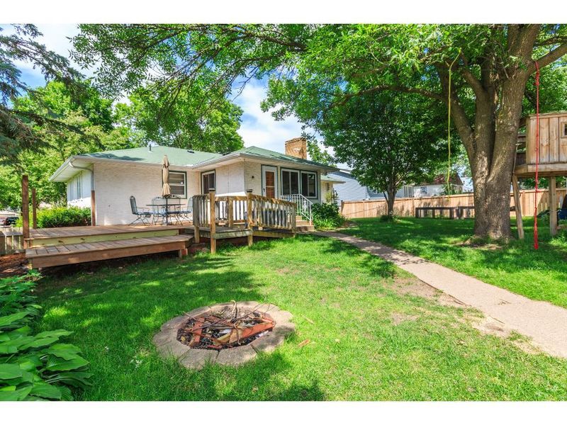 2052 Sherwood Ave, Saint Paul, MN 55119