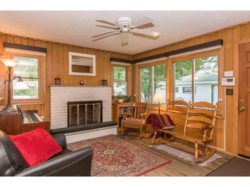 2052 Sherwood Ave, Saint Paul, MN 55119
