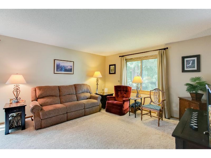 12 Oak Leaf Ln #D, Circle Pines, MN 55014