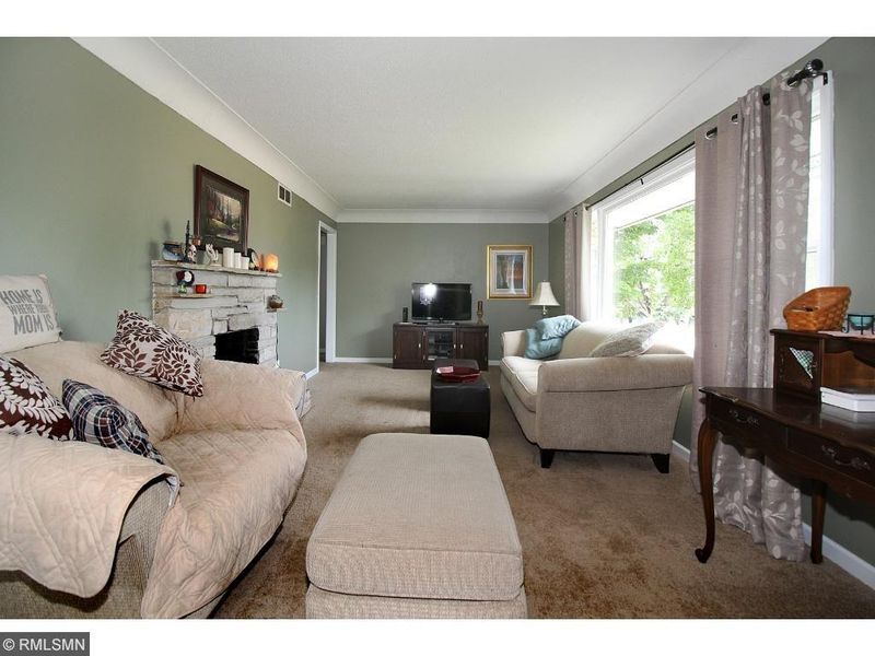 3617 W 102nd St, Bloomington, MN 55431