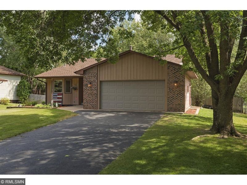 720 115th Ave NE, Blaine, MN 55434