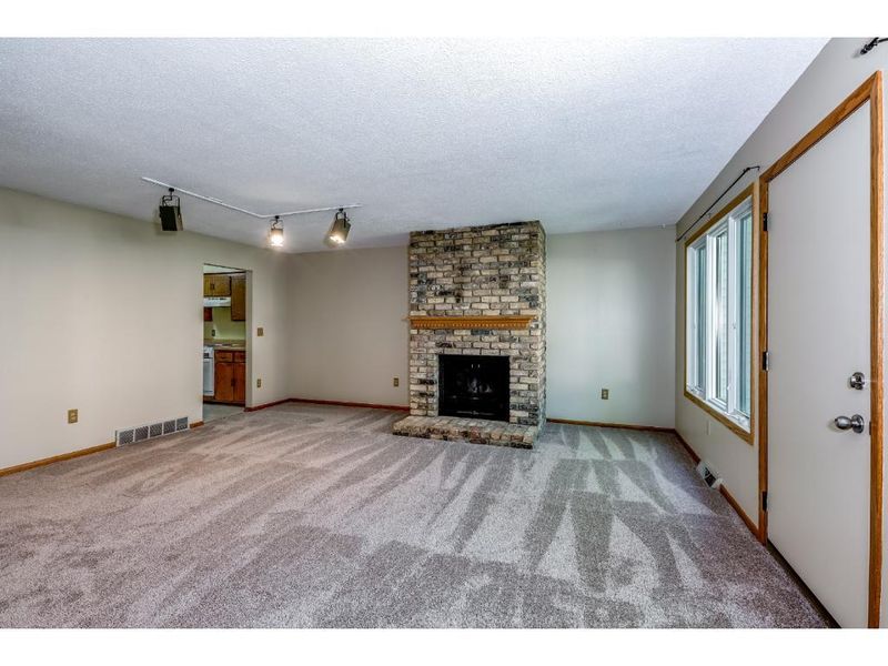1176 Highland Ave, Northfield, MN 55057