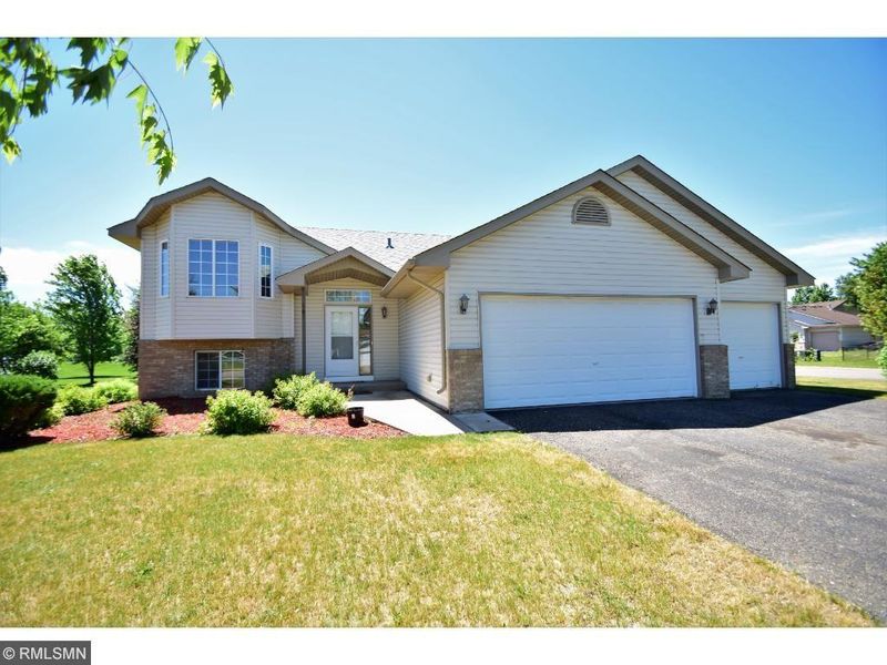 505 Fair Meadows Dr, Big Lake, MN 55309