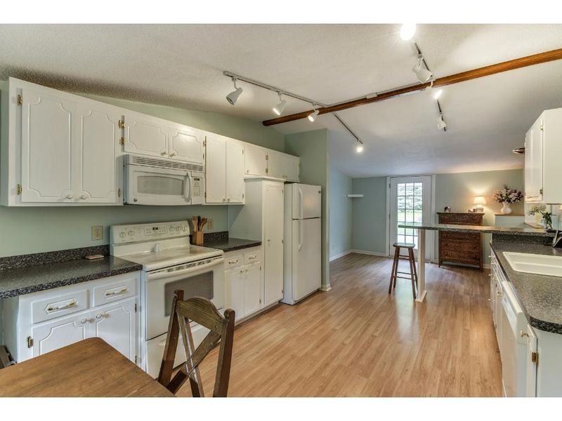 6470 Bluebird Cir, Maple Grove, MN 55369