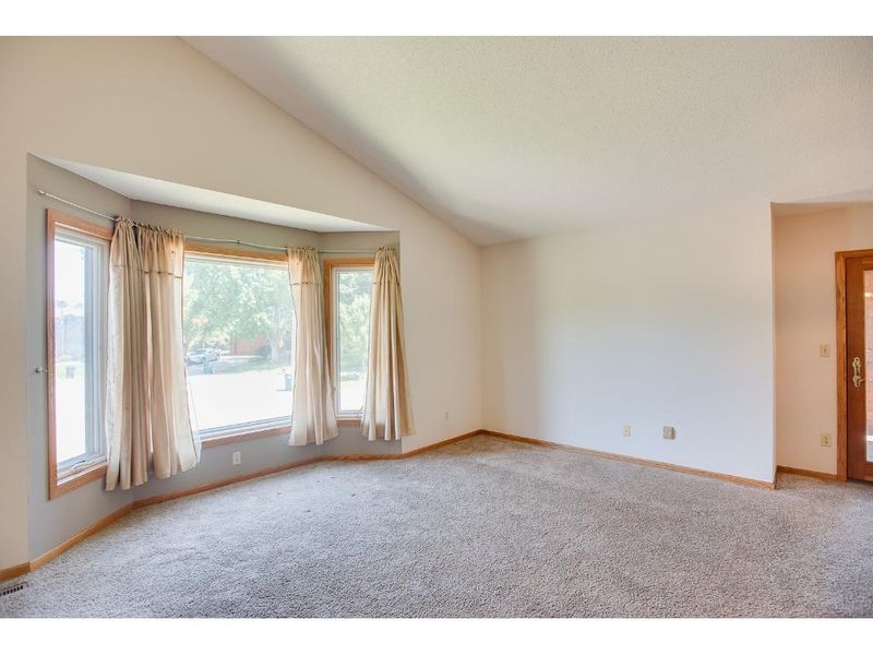 3115 Joyce Ct, Eagan, MN 55121