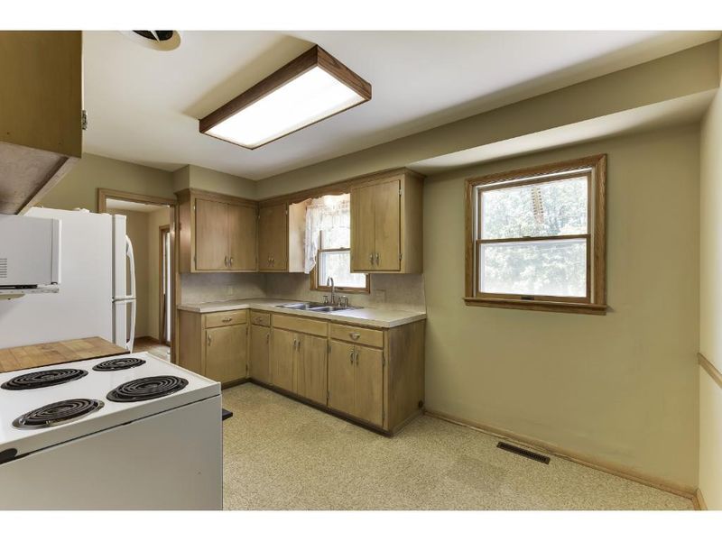 11824 Bradford Rd, Minnetonka, MN 55343
