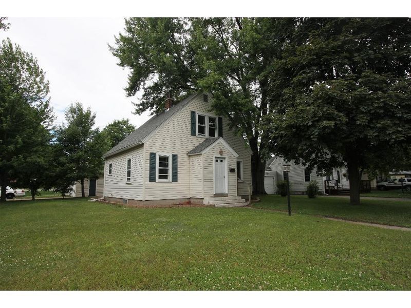 1530 Margaret St, Eau Claire, WI 54701