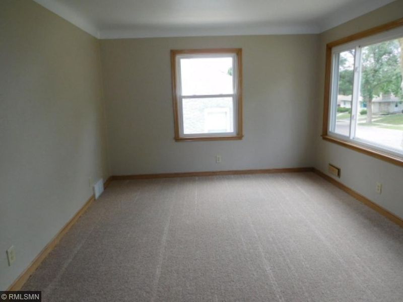 1690 Conway St, Saint Paul, MN 55106
