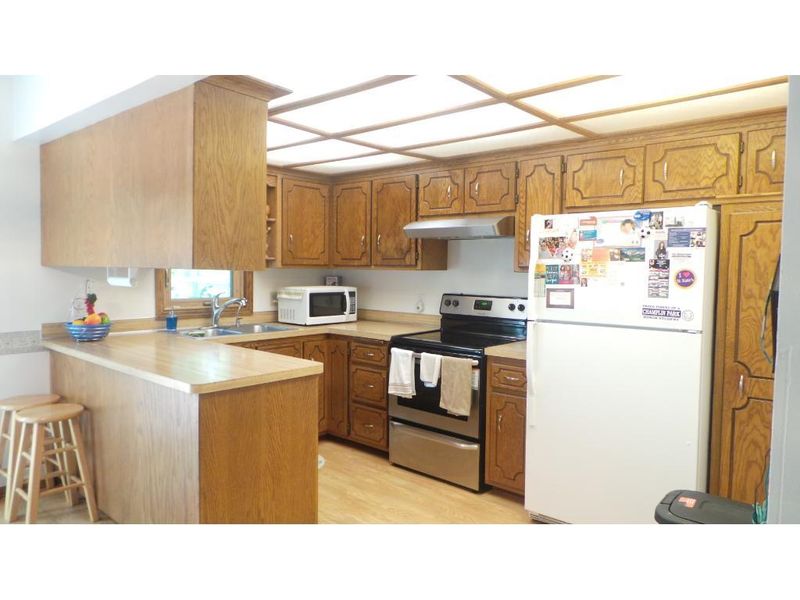 1409 88th Ave N, Brooklyn Park, MN 55444