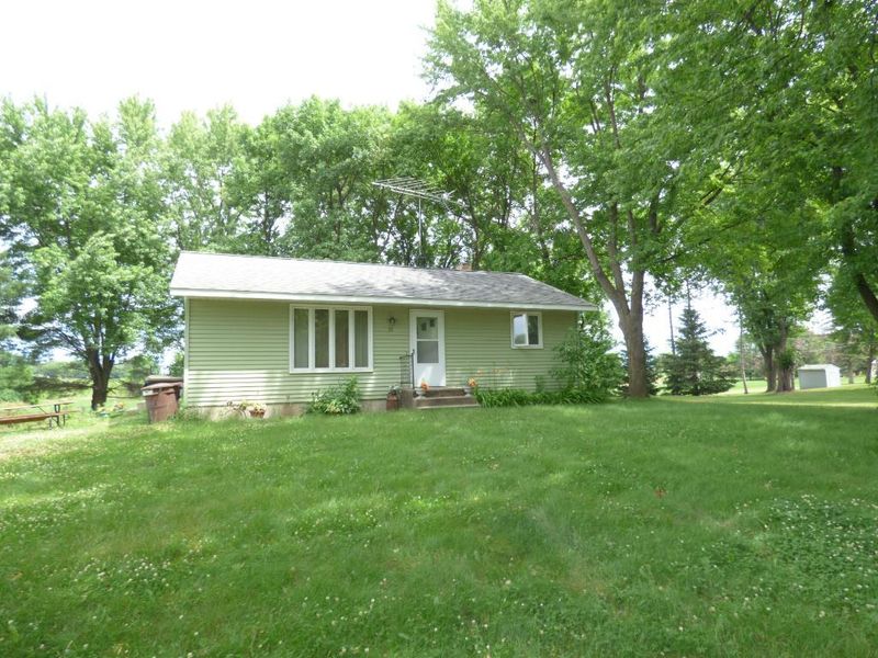76 Madison Ave, Lester Prairie, MN 55354