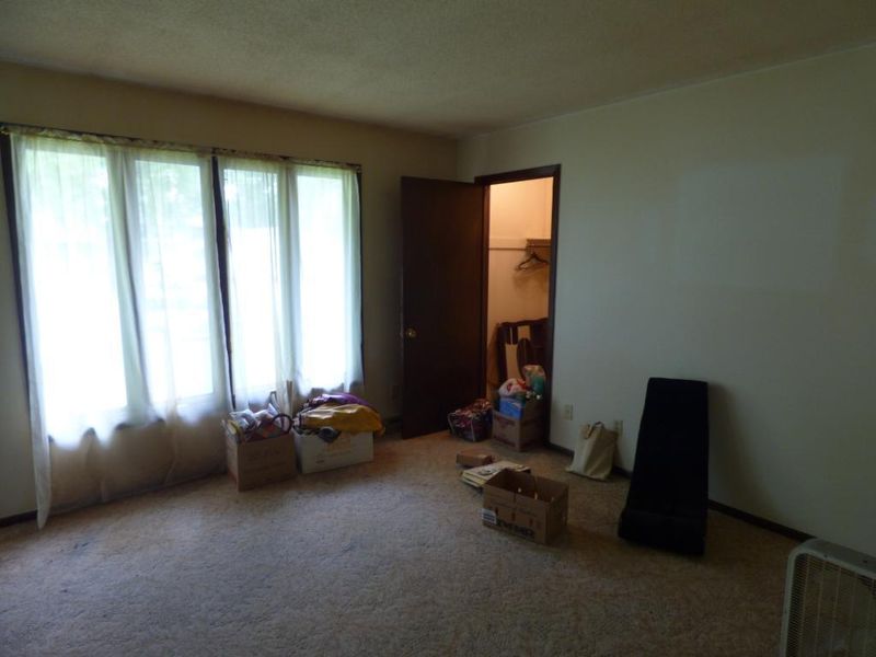 76 Madison Ave, Lester Prairie, MN 55354