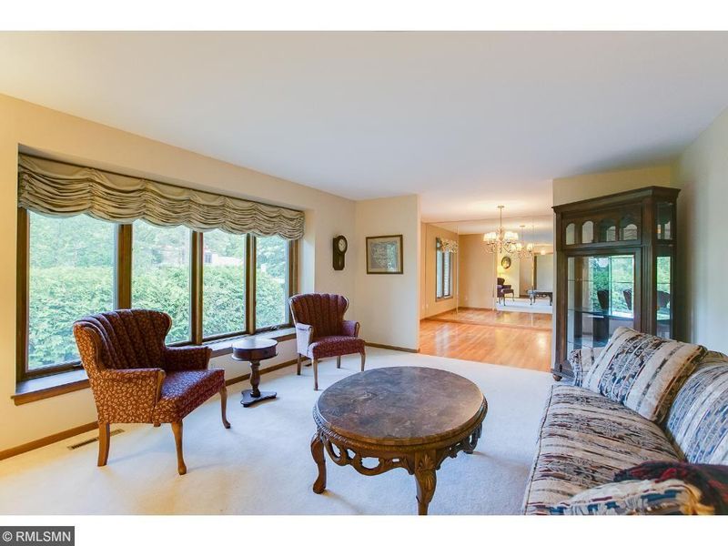 4729 Woodridge Rd, Minnetonka, MN 55345