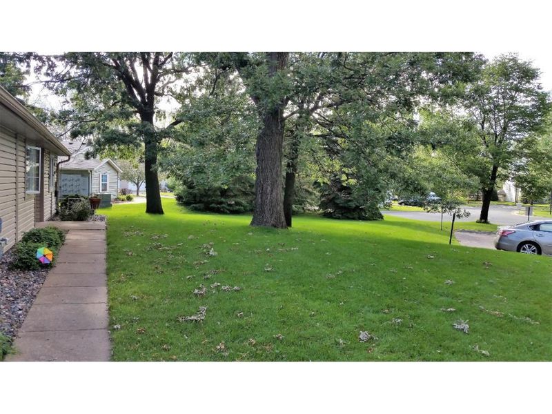 810 98th Ave NW #206, Coon Rapids, MN 55433