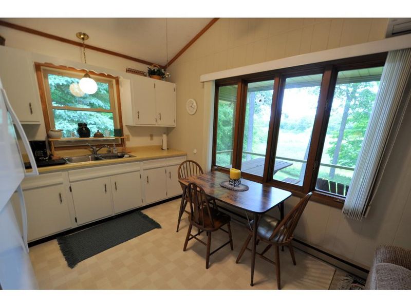 40160 Paradise Dr, Browerville, MN 56438