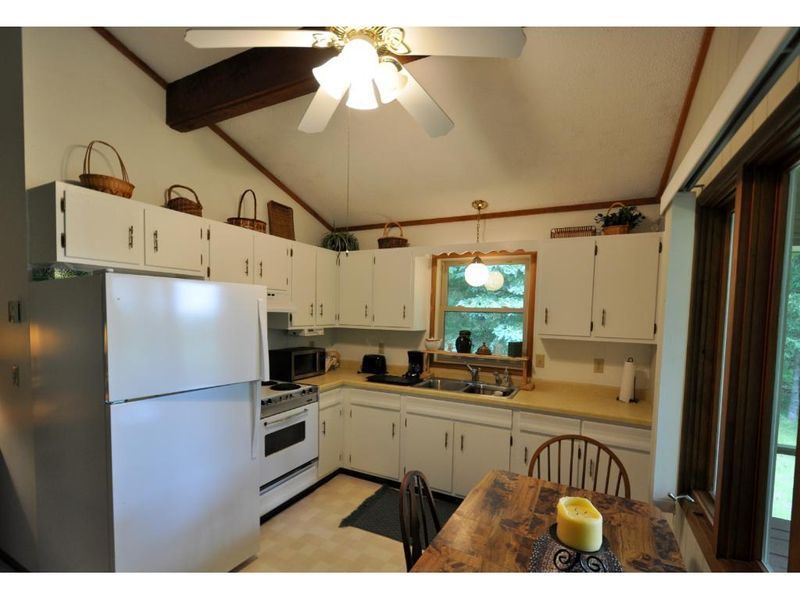 40160 Paradise Dr, Browerville, MN 56438