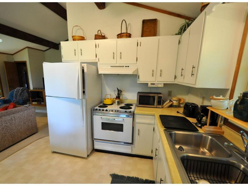40160 Paradise Dr, Browerville, MN 56438