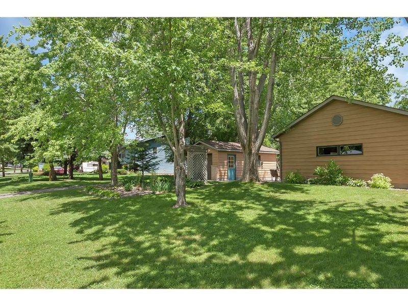 4269 Sauk Dr, Saint Cloud, MN 56303