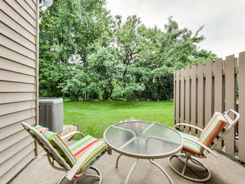 13159 Gemstone Ct, Apple Valley, MN 55124