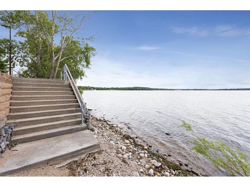 204 2nd St NW, Buffalo, MN 55313