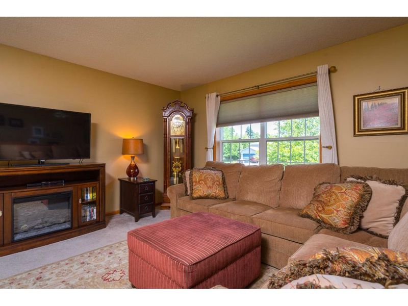 1082 Gilbert Ct, Stillwater, MN 55082