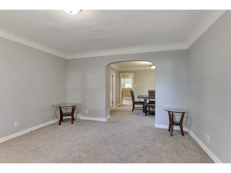 1236 Farrington St, Saint Paul, MN 55117