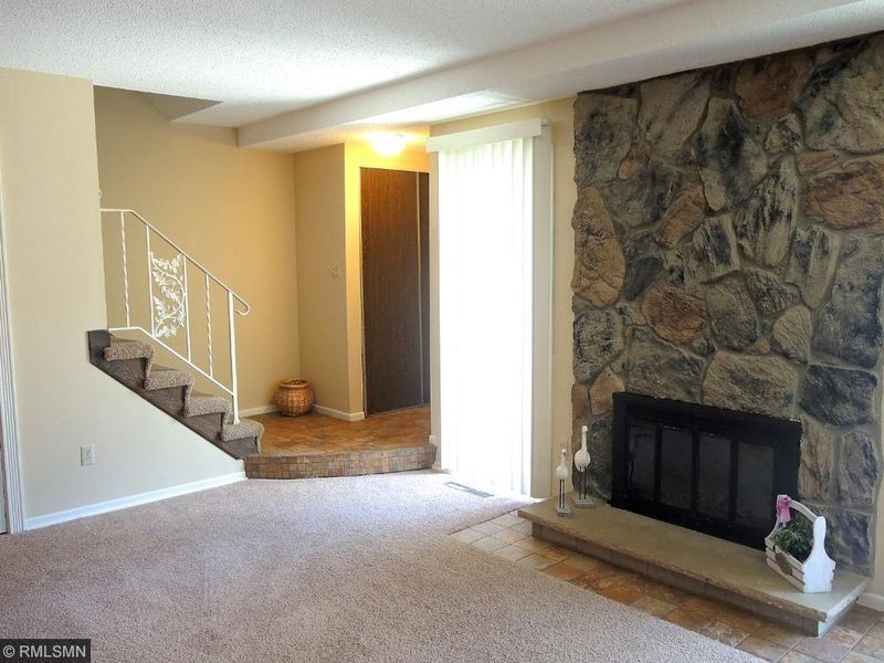 1265 Wagon Wheel Rd, Hopkins, MN 55343