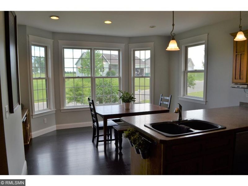 370 Trailstone Dr, Cokato, MN 55321