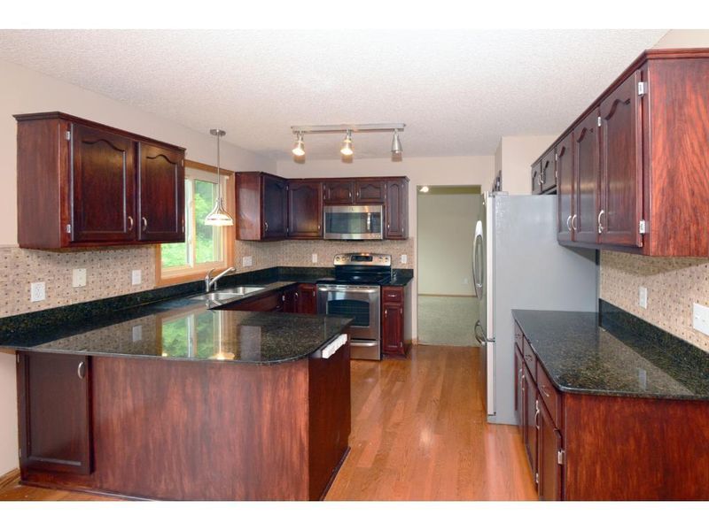 7815 Isleton Ave S, Cottage Grove, MN 55016