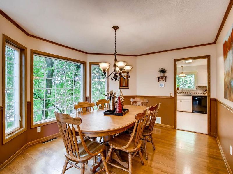 2417 Teakwood Dr E, Maplewood, MN 55119