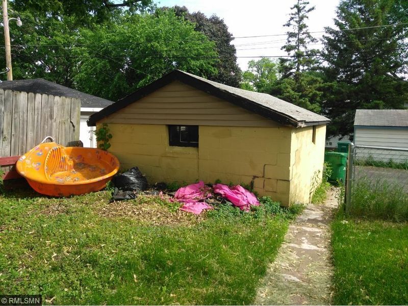 1698 Minnehaha Ave E, Saint Paul, MN 55106