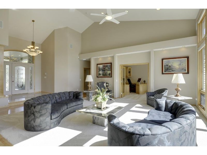 4525 Majestic Oaks Pl, Eagan, MN 55123