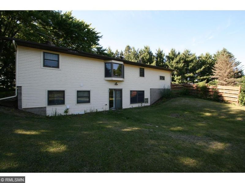 17593 334th St, Montgomery, MN 56069