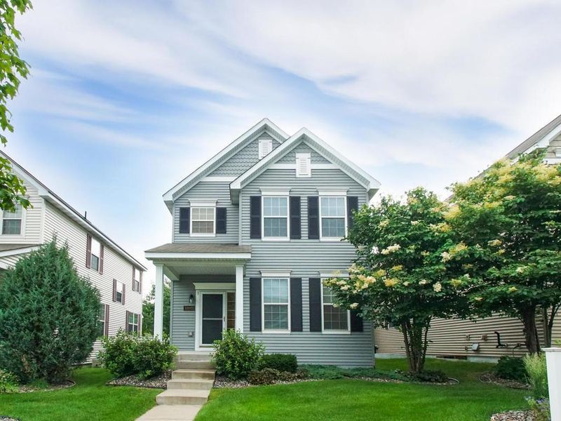 10005 Indigo Dr, Eden Prairie, MN 55347