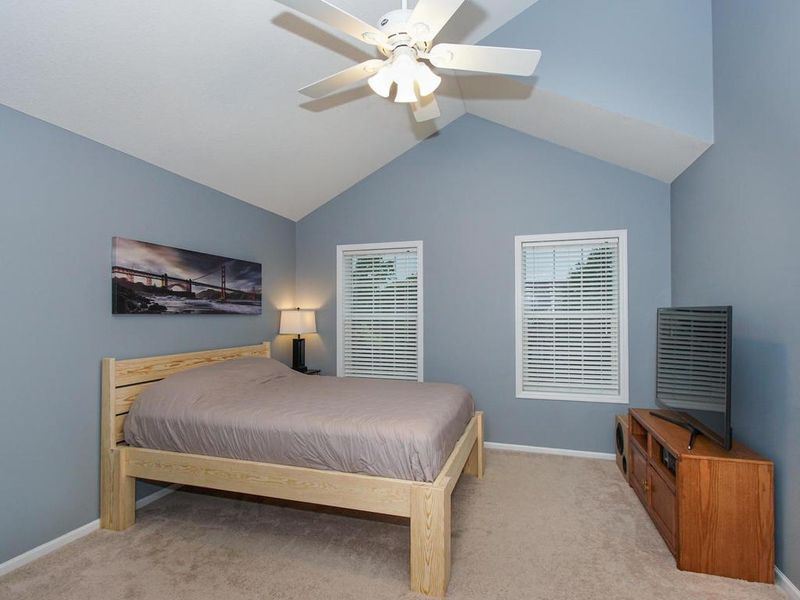 10005 Indigo Dr, Eden Prairie, MN 55347