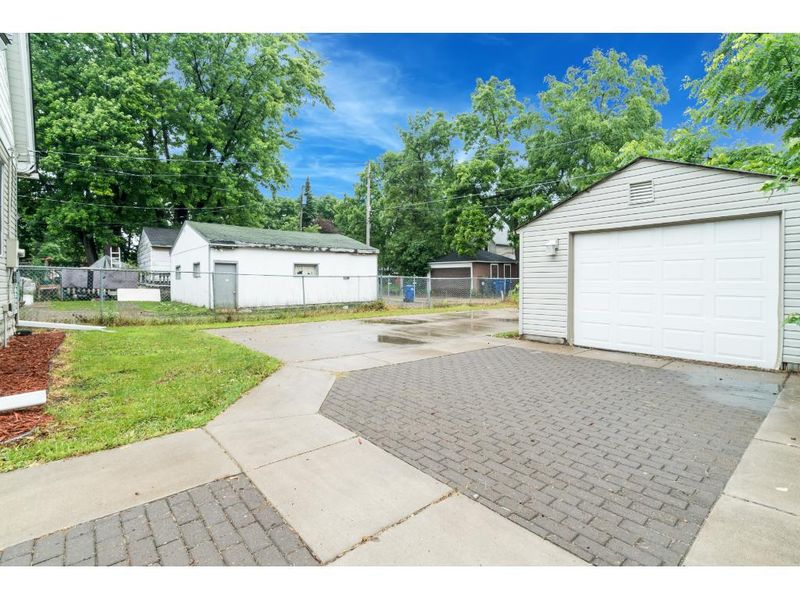 771 Thomas Ave, Saint Paul, MN 55104