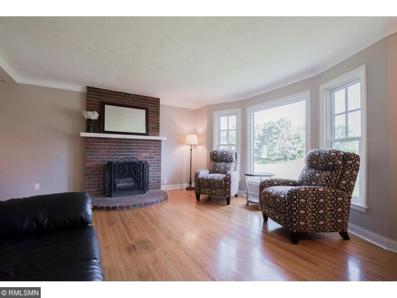 1340 Avalon Ave, Eagan, MN 55121
