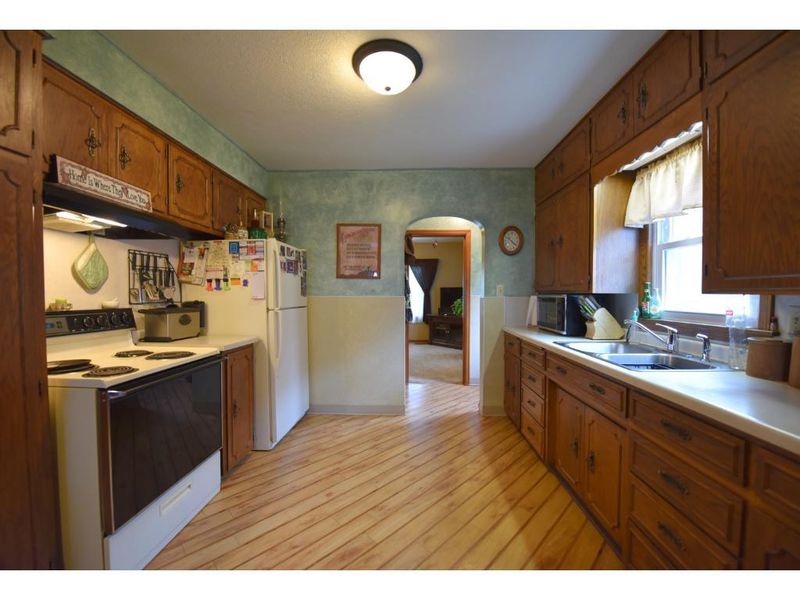 411 7th St NE, Staples, MN 56479