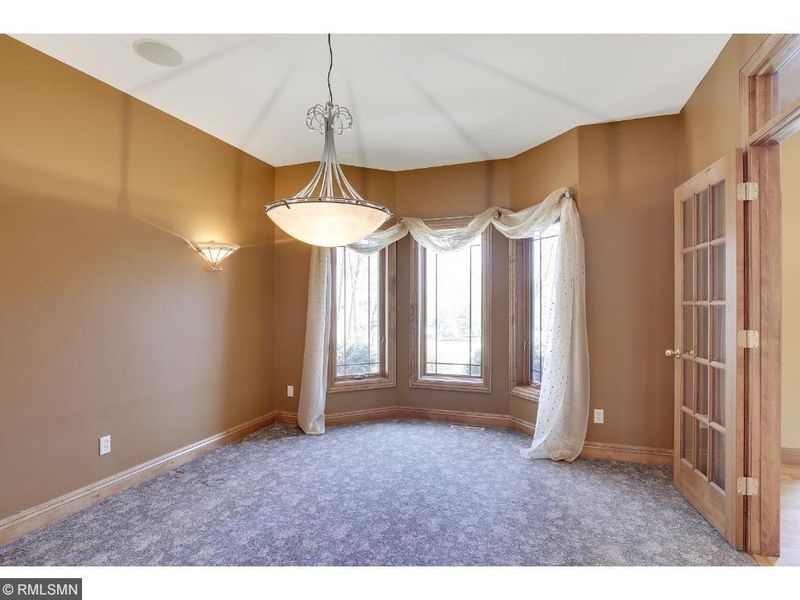 2891 Forest Rg, Chaska, MN 55318