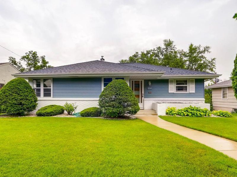 6057 James Ave S, Minneapolis, MN 55419