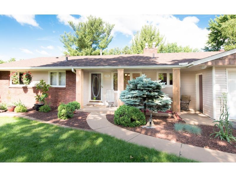 106 Hartman Cir NE, Fridley, MN 55432