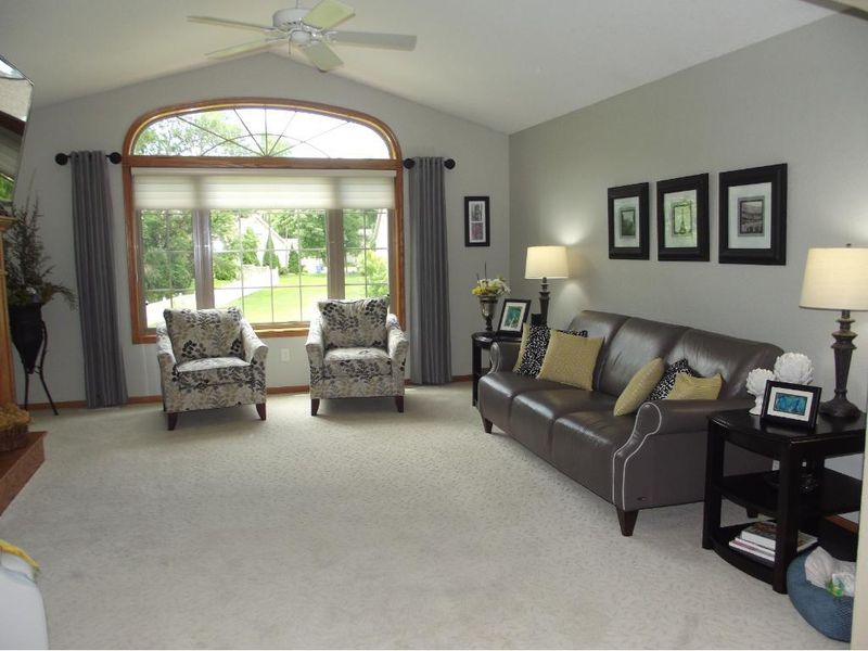 435 Pondview Ln, Saint Joseph, MN 56374