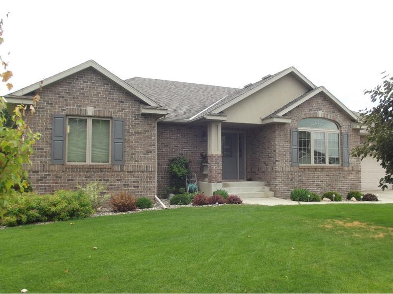 435 Pondview Ln, Saint Joseph, MN 56374