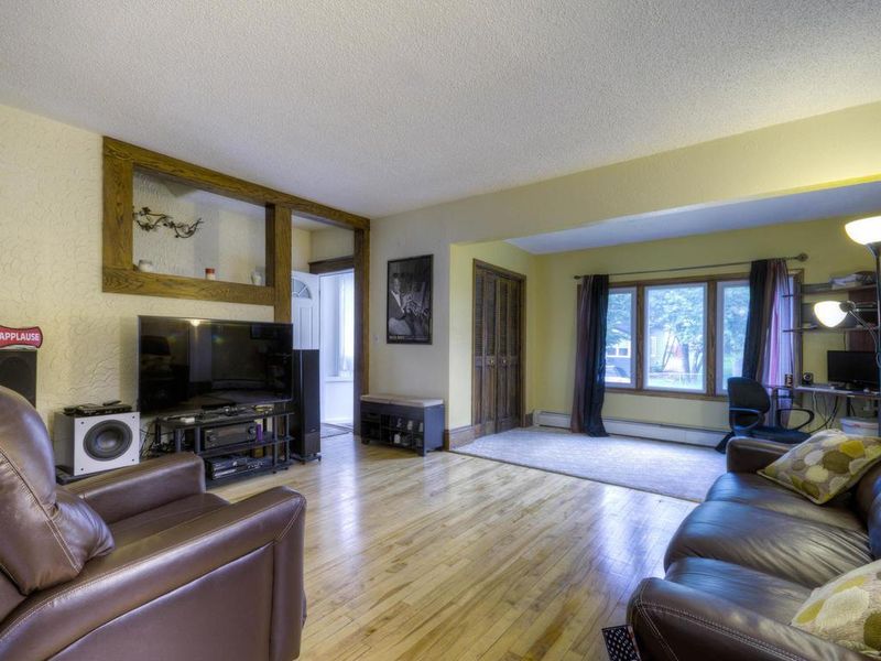 3111 Humboldt Ave N, Minneapolis, MN 55411