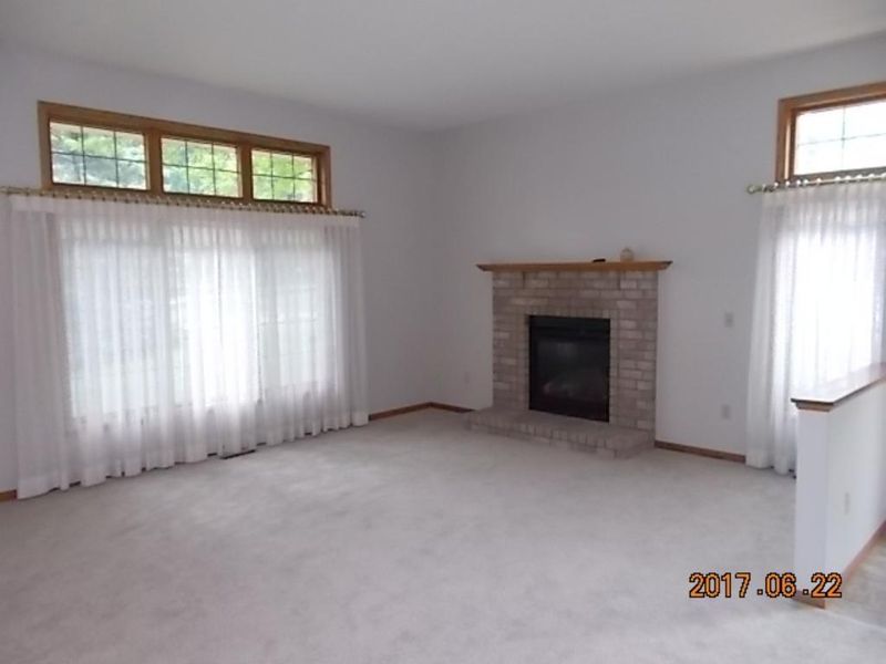 1897 Furness St, Maplewood, MN 55109